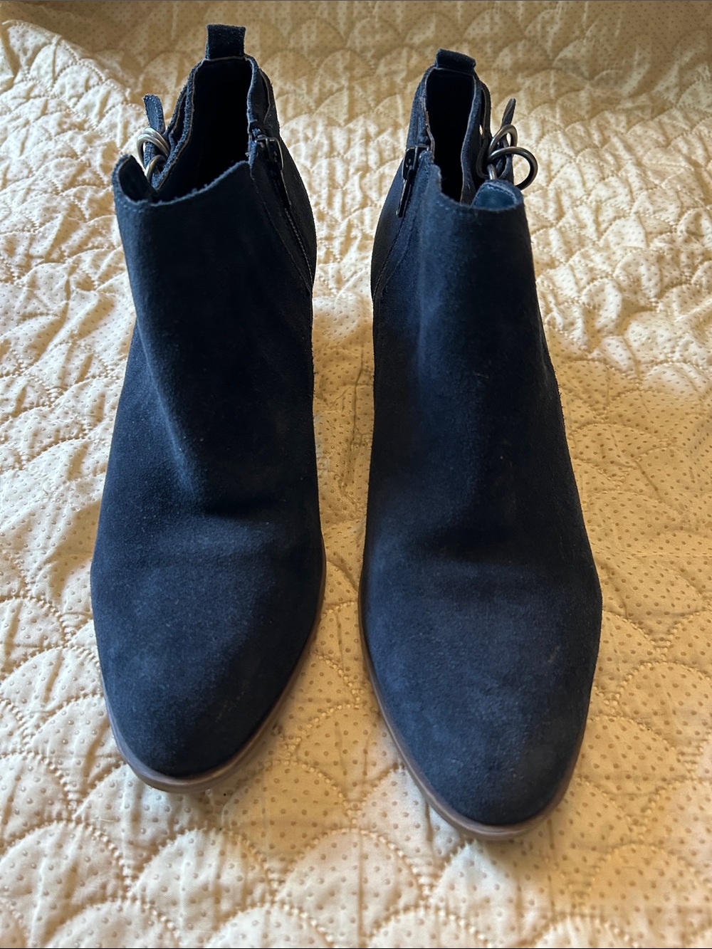 White Mountain Sadie Navy Suede Ankle Booties 9.5